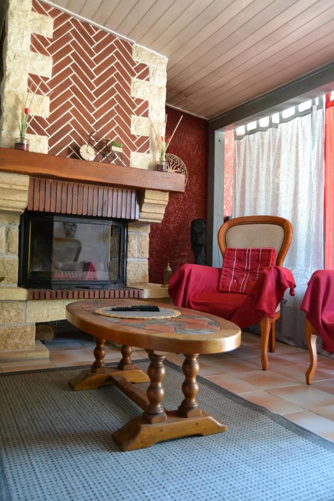 Le Gite De La Lombriere Saint-Denis-de-Pile Екстериор снимка