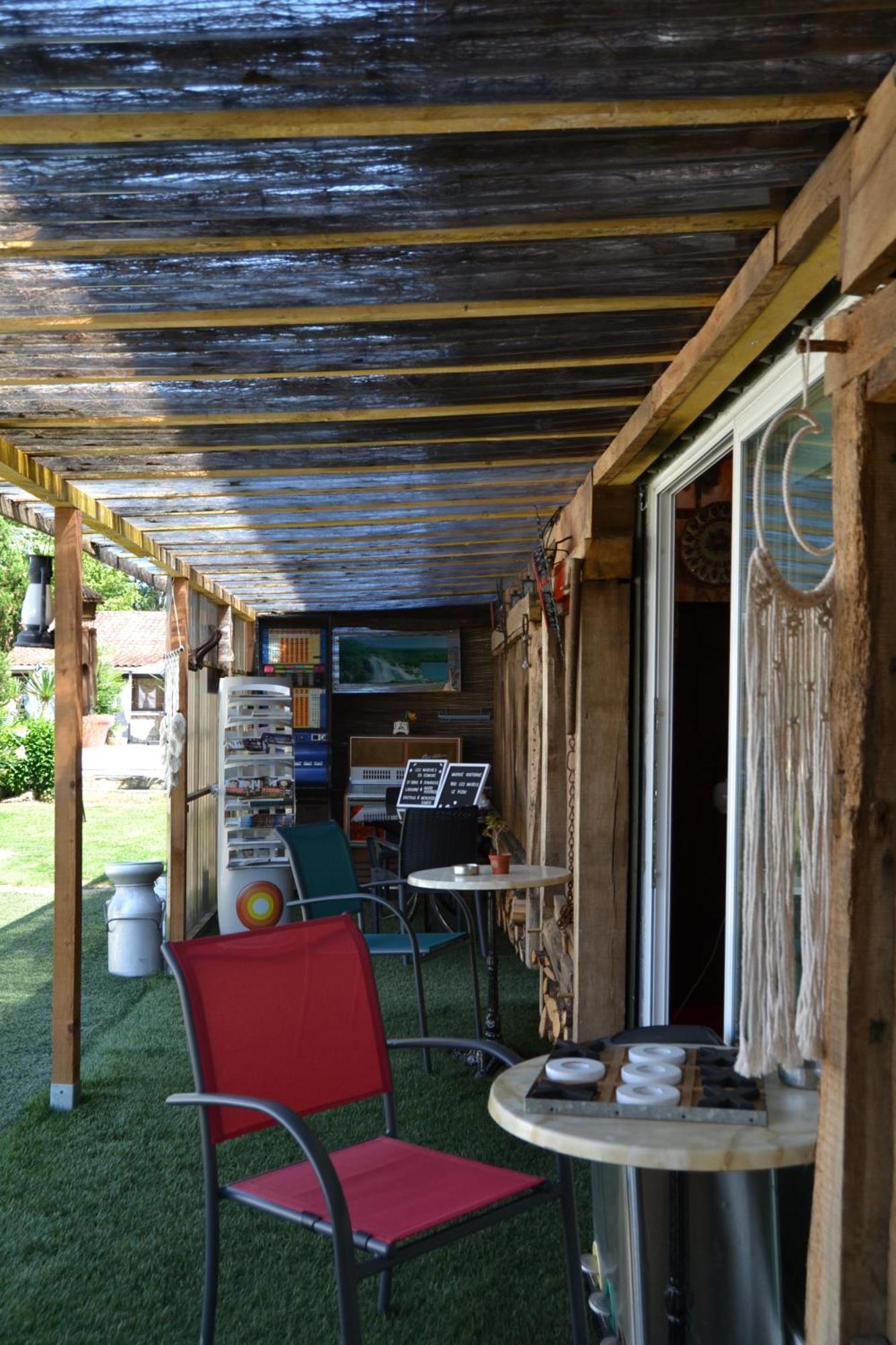 Le Gite De La Lombriere Saint-Denis-de-Pile Екстериор снимка
